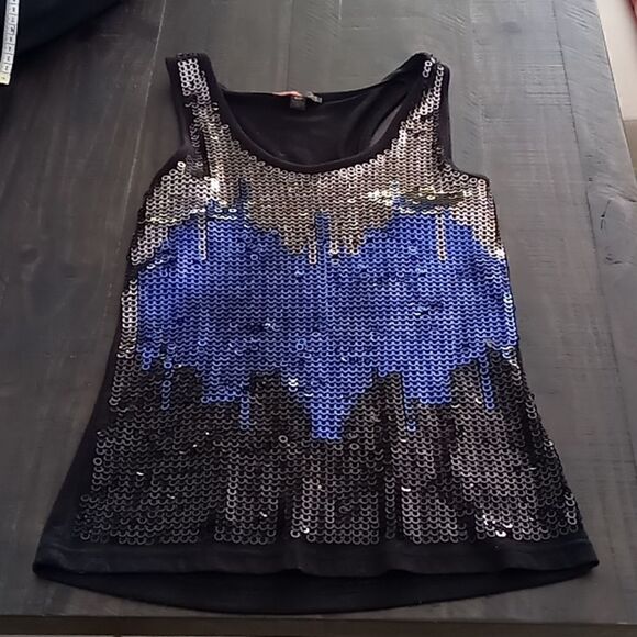 Black top with cute Sequins design in blue and silver size SP - Picture 1 of 4